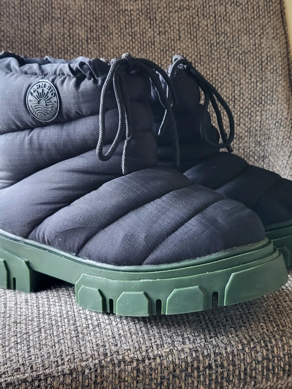 FARM Rio sleek quilted